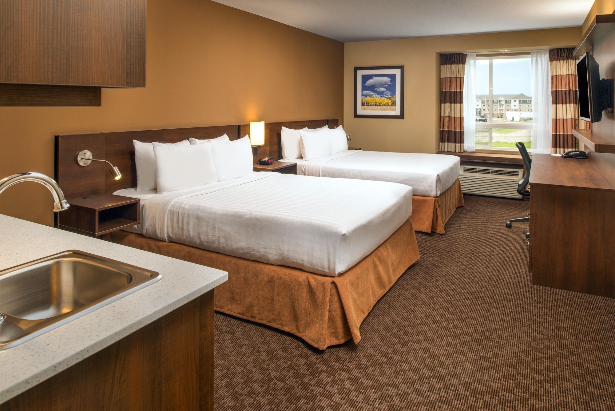 Microtel Inn & Suites By Wyndham Red Deer Ngoại thất bức ảnh